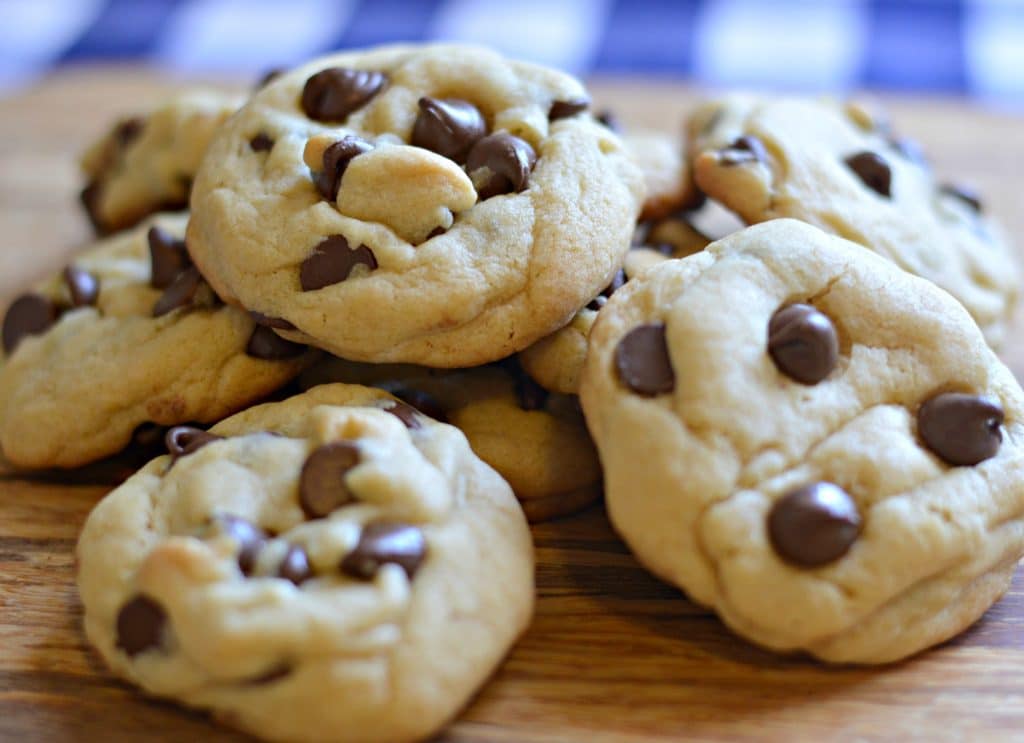 This Chocolate Chip Cookies recipe is really good! You will find many chocolate chip cookies claiming to be the best, but not here. Maybe it is, maybe it isn't, what I do know is that it is really good, really easy, and you can make it in a hurry!
