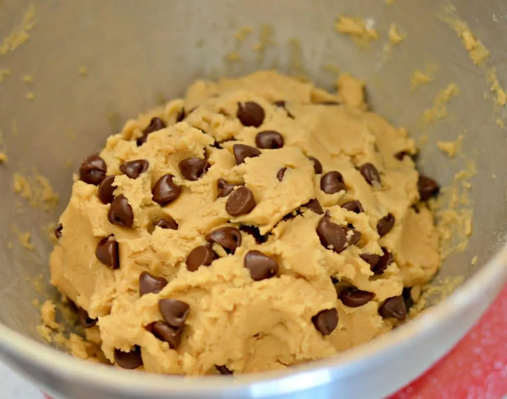 This Chocolate Chip Cookies recipe is really good! You will find many chocolate chip cookies claiming to be the best, but not here. Maybe it is, maybe it isn't, what I do know is that it is really good, really easy, and you can make it in a hurry!