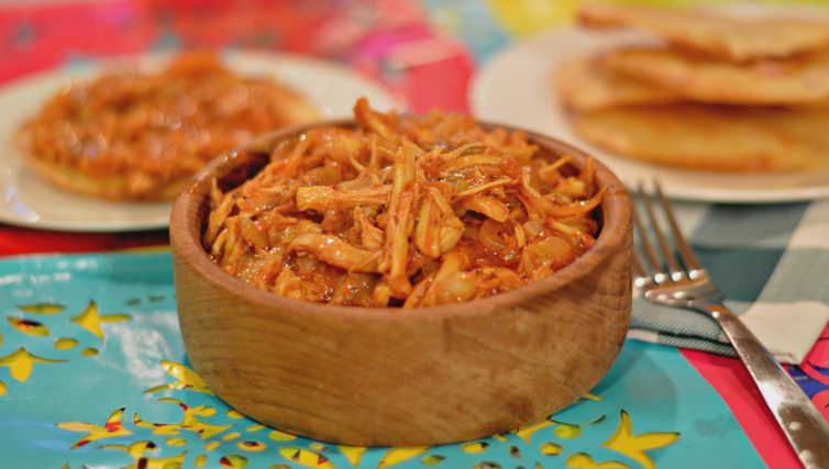 Polaca Style Shredded Chicken - My Latina Table