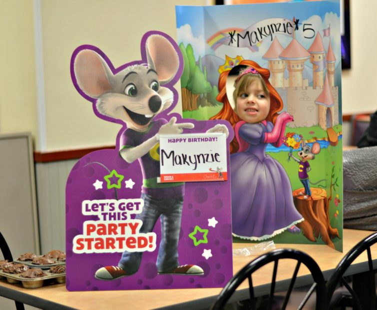 How To Throw An Amazing Birthday Party At Chuck E Cheese S My Latina